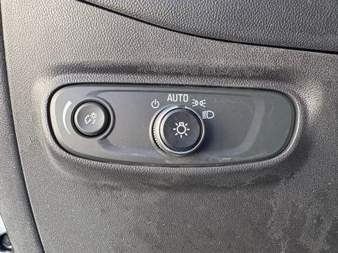 Used 2022 Chevrolet Equinox LT image 24