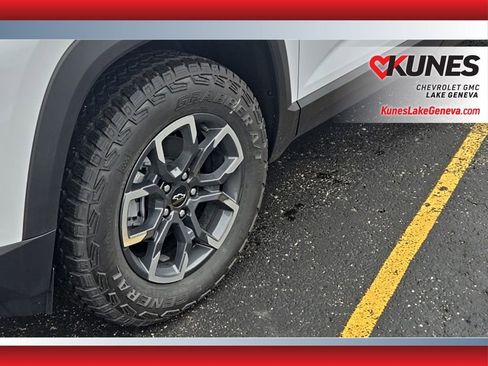 New 2026 Chevrolet Equinox ACTIV w/ Convenience Package III image 12