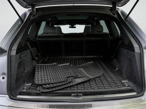 Used 2022 Audi SQ7 Premium Plus w/ SQ7 Executive Package AWD/4WD image 32