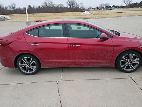 Used 2017 Hyundai Elantra Limited w/ Limited Tech Package 04 image 8