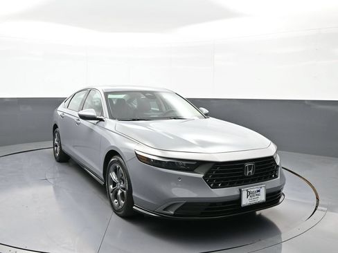 Used 2024 Honda Accord EX-L image 3
