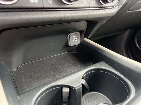 Used 2023 Honda HR-V LX image 32