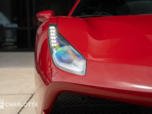 Used 2017 Ferrari 488 GTB RWD image 3
