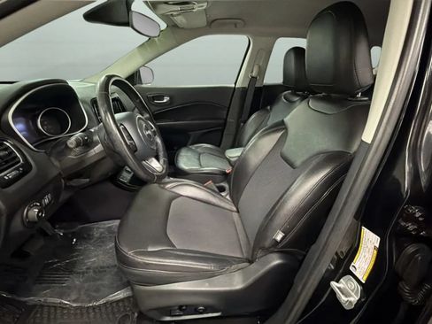 Used 2018 Jeep Compass Latitude w/ Popular Equipment Group FWD image 20