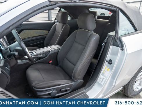 Used 2013 Ford Mustang Convertible image 4