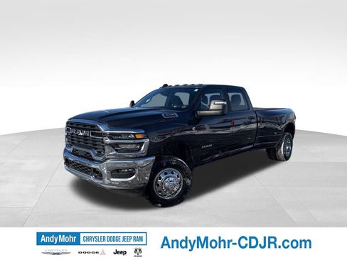 New 2026 RAM 3500 Big Horn AWD/4WD image 3