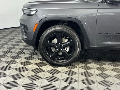 Certified 2022 Jeep Grand Cherokee Altitude image 11