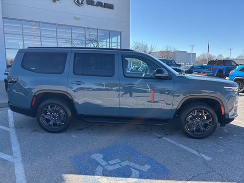 New 2026 Jeep Grand Wagoneer Limited AWD/4WD image 36