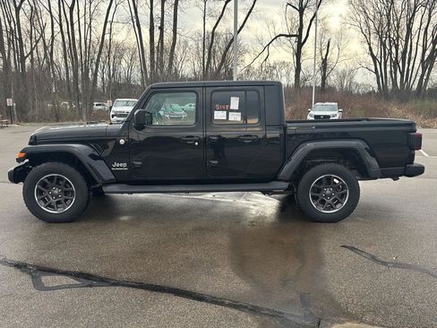 Used 2021 Jeep Gladiator Overland w/ Uconnect 4C Nav & Sound Group image 2