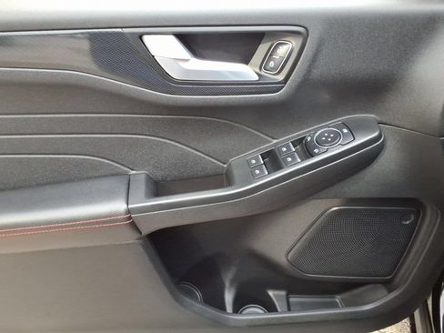Certified 2025 Ford Escape ST-Line AWD/4WD image 9