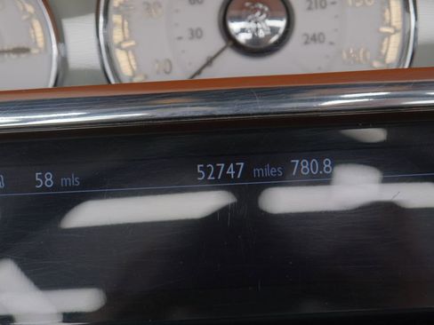 Used 2018 Rolls-Royce Dawn image 43