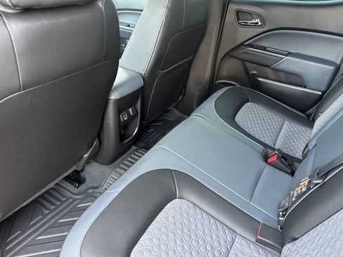 Used 2019 Chevrolet Colorado Z71 image 11