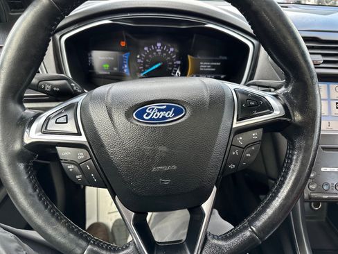 Used 2019 Ford Fusion Titanium FWD image 21