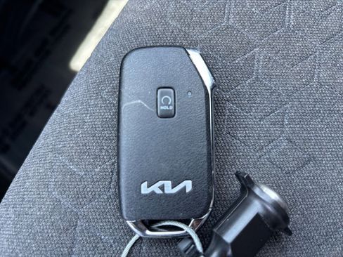 Used 2025 Kia Seltos S FWD image 25