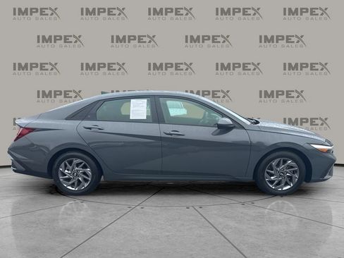 Used 2024 Hyundai Elantra SEL FWD image 6