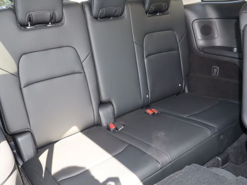 Used 2026 Nissan Pathfinder SL w/ SL Premium Package FWD image 20