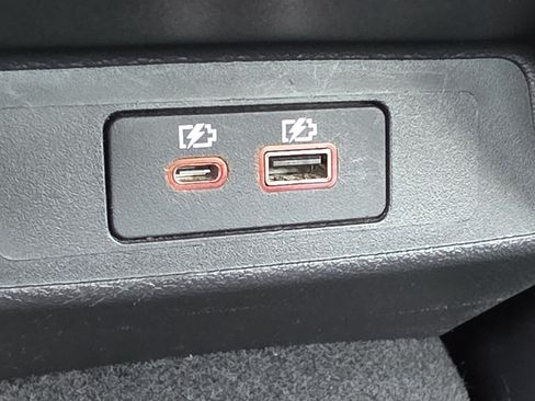 Used 2024 Nissan Altima 2.5 SV FWD image 13