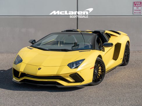 Used 2019 Lamborghini Aventador S AWD/4WD image 1