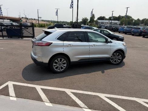 Used 2019 Ford Edge Titanium AWD/4WD image 12