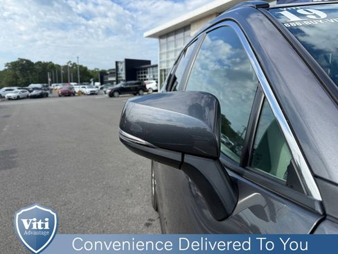 Used 2019 Toyota RAV4 Limited image 10