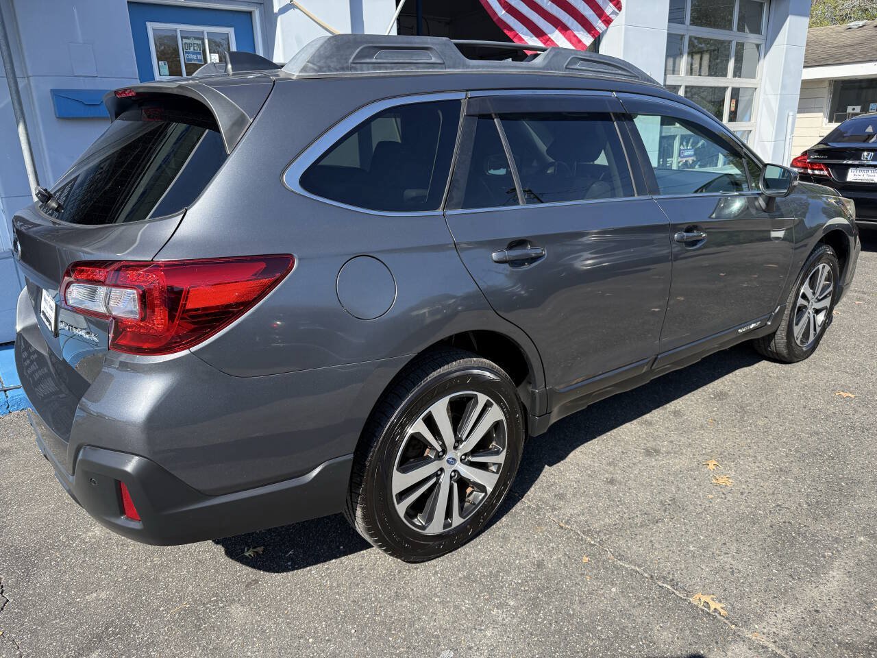Used 2018 Subaru Outback 2.5i Limited AWD/4WD image 6