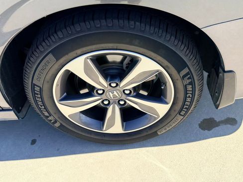 Used 2019 Honda Odyssey Touring image 9