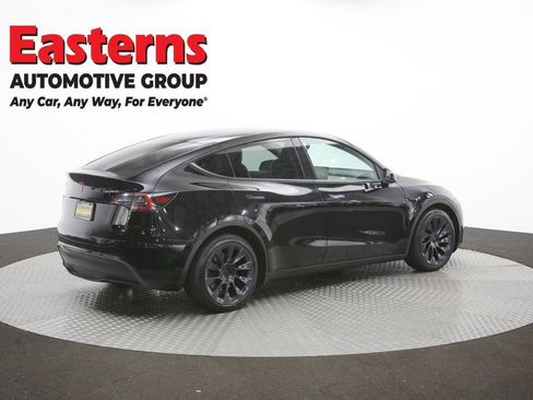 Used 2022 Tesla Model Y Long Range AWD/4WD image 35