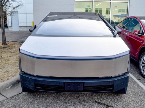 Used 2025 Tesla Cybertruck AWD Crew Cab image 13