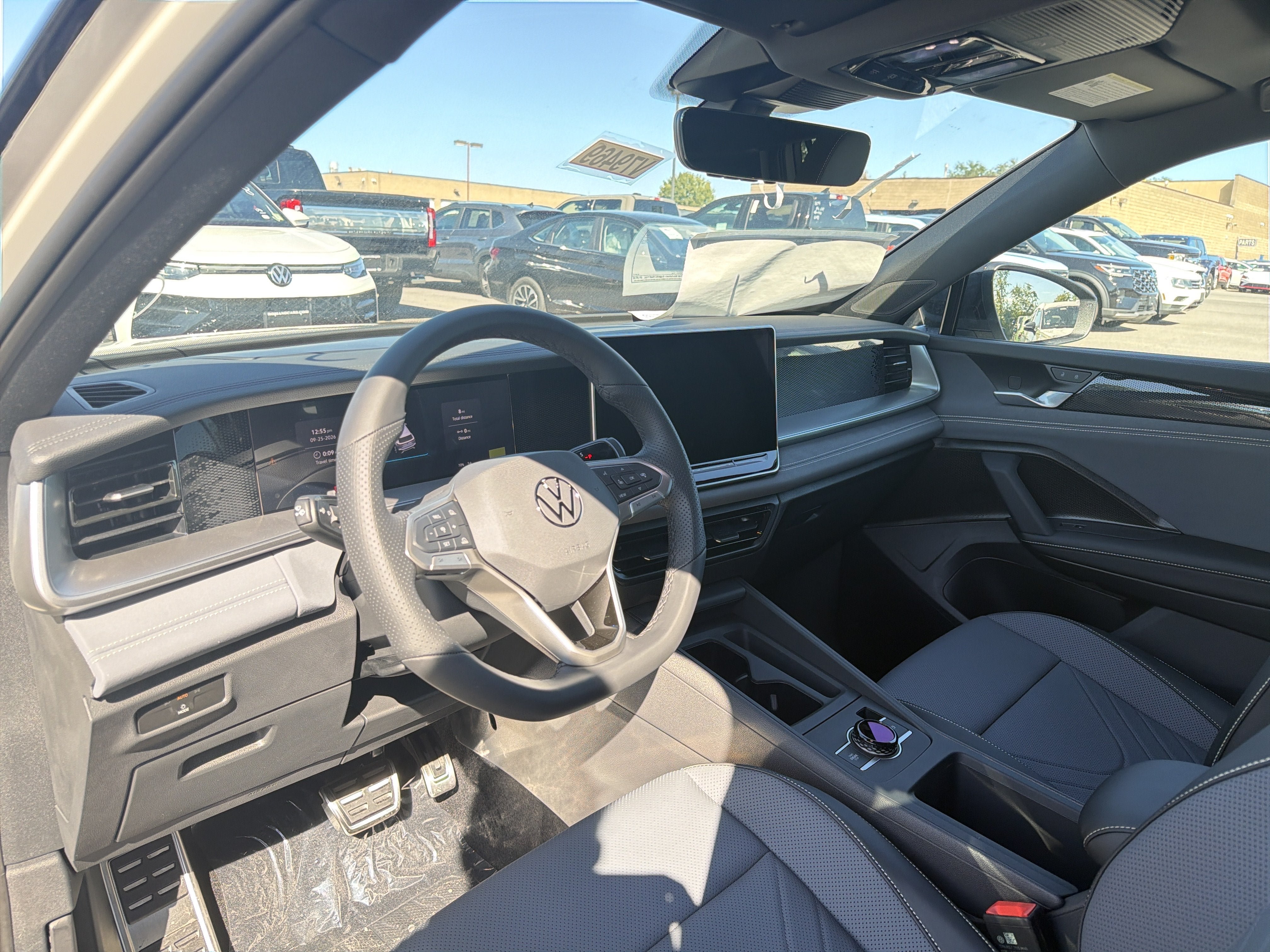 New 2026 Volkswagen Tiguan SE R-Line AWD/4WD image 9
