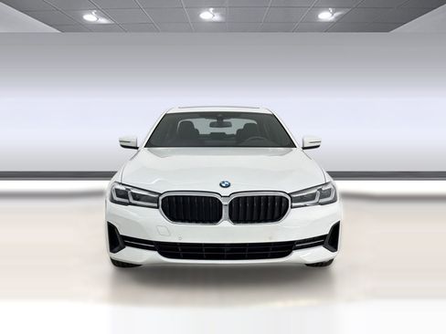 Used 2022 BMW 530i w/ Convenience Package RWD image 6