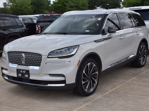 Used 2023 Lincoln Aviator Reserve w/ Equipment Group 201A AWD/4WD image 2