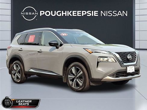 Certified 2021 Nissan Rogue Platinum AWD/4WD image 1