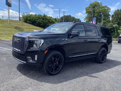 Used 2023 GMC Yukon Denali Ultimate AWD/4WD image 3