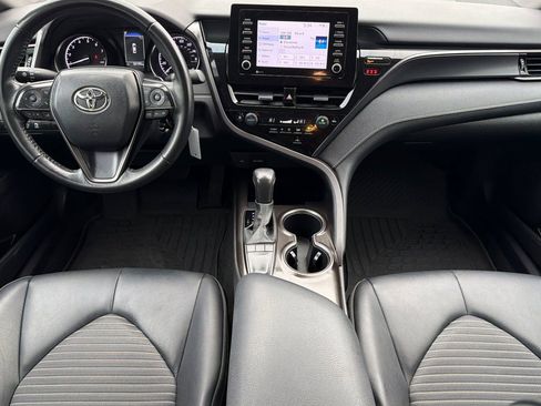 Used 2023 Toyota Camry SE image 12