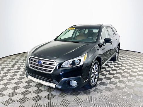Used 2017 Subaru Outback 3.6R Touring AWD/4WD image 5