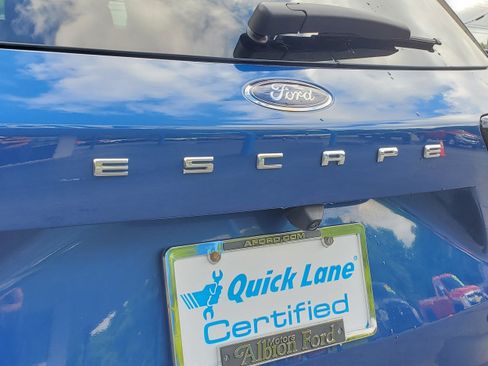 Used 2023 Ford Escape Active w/ Tech Pack #2 AWD/4WD image 9