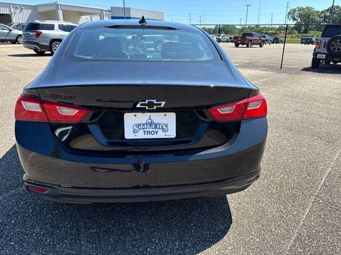 Used 2016 Chevrolet Malibu LT FWD image 4