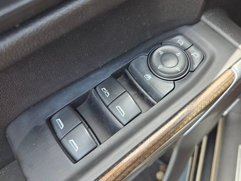 Used 2022 Chevrolet Silverado 1500 LT Trail Boss w/ Convenience Package II AWD/4WD image 28