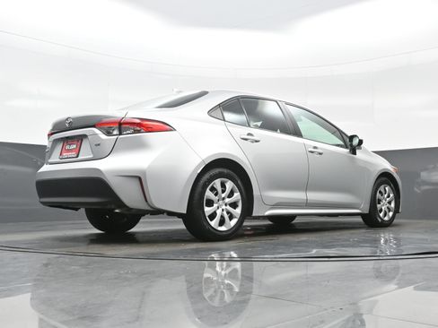 Used 2024 Toyota Corolla LE FWD image 30