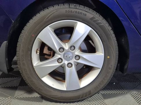 Used 2013 Hyundai Elantra GLS w/ Preferred Pkg FWD image 25
