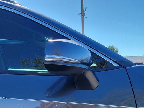 Used 2021 Toyota RAV4 LE image 5