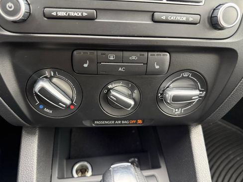 Used 2012 Volkswagen Jetta SE image 23