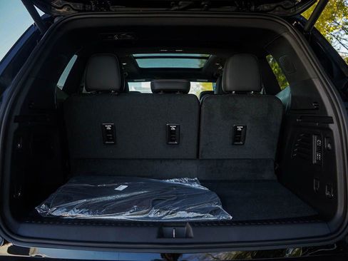 New 2026 Buick Enclave Sport Touring w/ Super Cruise Package image 8