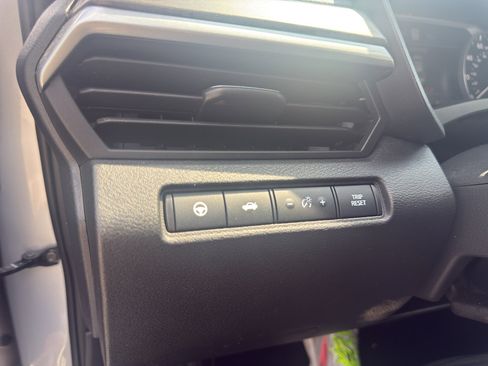 Used 2023 Nissan Altima 2.5 SL FWD image 13