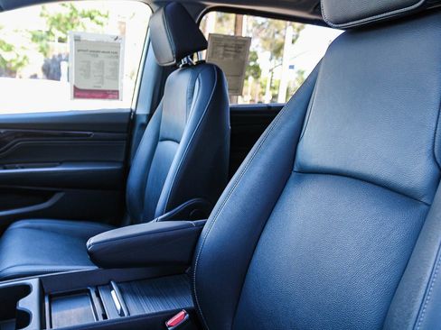 Used 2024 Honda Odyssey Touring image 25