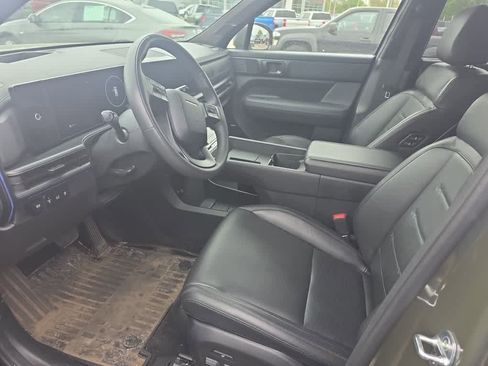 Used 2024 Hyundai Santa Fe Calligraphy AWD/4WD image 8