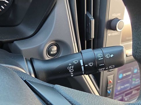 Used 2024 Subaru Crosstrek 2.0i image 25