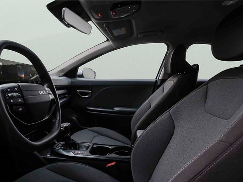 Certified 2025 Kia K4 FWD image 9