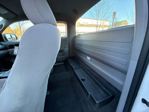 Used 2015 Toyota Tacoma 2WD Access Cab image 18