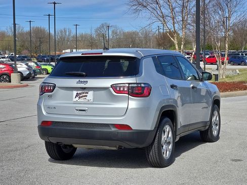 Used 2025 Jeep Compass Sport image 6